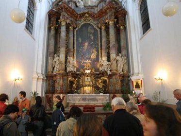 Noc kostelů v Brně přilákala tisíce lidí