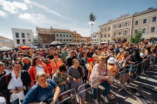 Majáles – Letem světem – Kulturní centrum Lanškroun
