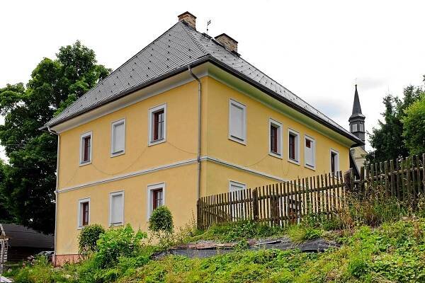 Soubor:Přebuz fara srpen 2021.jpg – Wikipedie