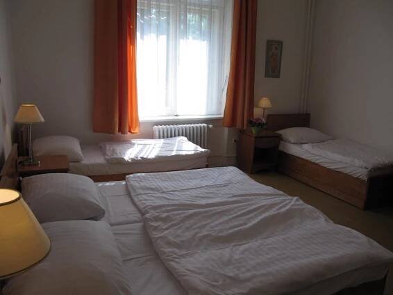 Pension Jana / Domov Mládeže v Praze | Praha Vinohrady Pension Jana / Domov Mládeže