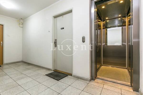 Pronájem bytu 3+1/B, 87 m2, Praha 3 - Vinohrady | Luxent