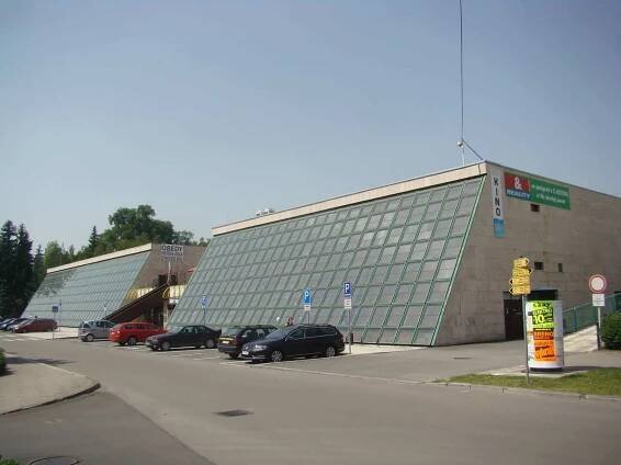 ČESKÁ LÍPA – STOPY SIALU: ZRCADLENÍ KULTURNÍHO DOMU CRYSTAL — Den architektury