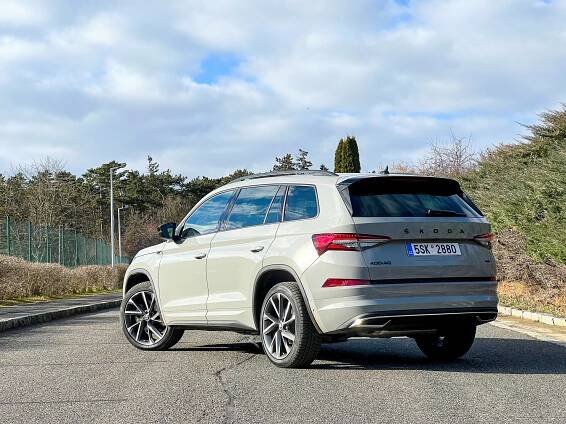 Test Škoda Kodiaq Sportline 2.0 TSI 140 kW DSG 4×4 (2022) – GripTV