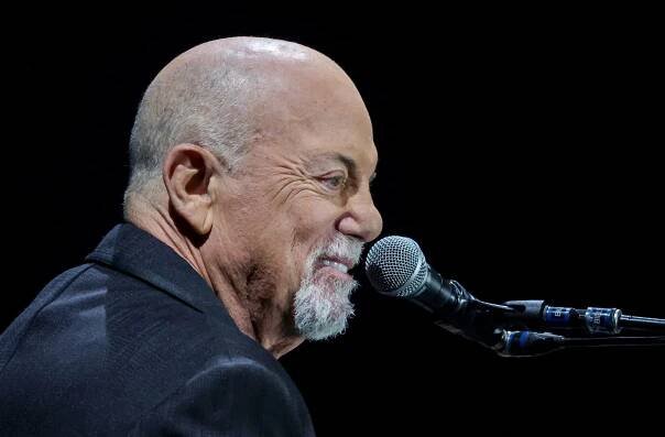 Legendární americký zpěvák a pianista Billy Joel 