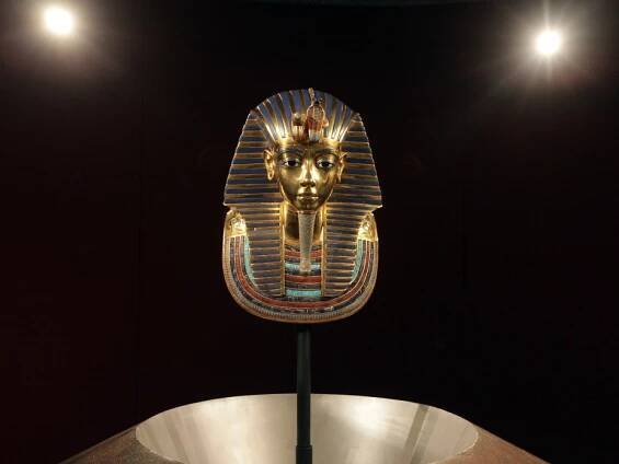 Egypt zuří kvůli Tutanchamonově bustě za 133 milionů. Mluví se o velké krádeži