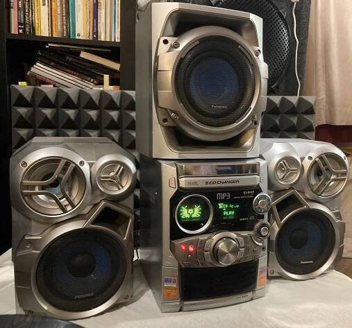 HIFI VĚŽ PANASONIC SA-AK520 +2X REPRO + SUB 5CD CHANGER BI AMP FUNKČNÍ