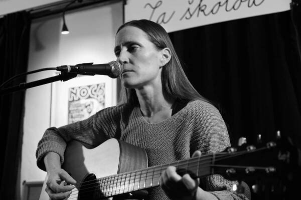 A*la + Dagmar Andrtová - Voňková + Stinka, 30.11.2024, Za školou, Praha | Hudební server FMZine.cz