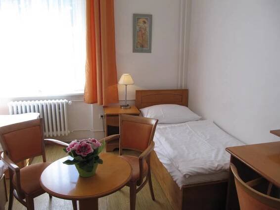 Pension Jana / Domov Mládeže v Praze | Praha Vinohrady Pension Jana / Domov Mládeže