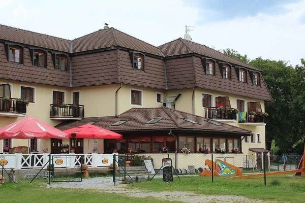 Odpadová revoluce v Horní Plané. Majitelé hotelu kompostují i nádobí