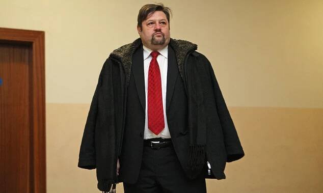Petr Wolf u Krajského soudu v Ostravě čeká na rozsudek, 27. 1. 2012 - Politici, které soud poslal za mříže (5/16)