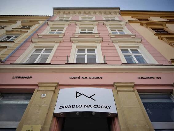 Divadlo na cucky
