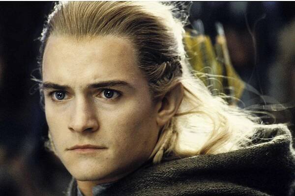 "A skilled archer and experienced adventurer, Legolas is prepared to take on whatever comes his way!" Wallpaper