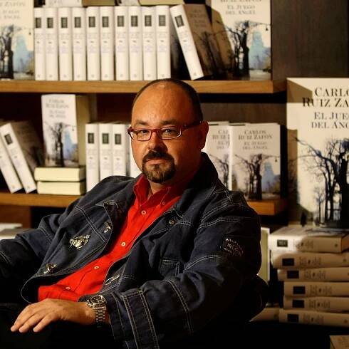 Carlos Ruiz Zafón, Author of ‘The Shadow of the Wind,’ Dies at 55