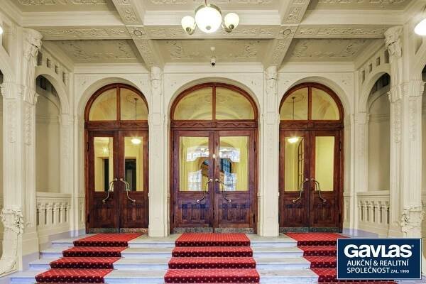 Obchodní palác Sparkasse Karlovy Vary – u Vřídelní kolonády, Divadelní náměstí | GAVLAS, spol. s r.o.