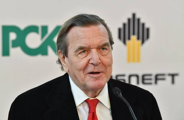 Bundesregierung lehnt Sanktionen gegen Gerhard Schröder ab
