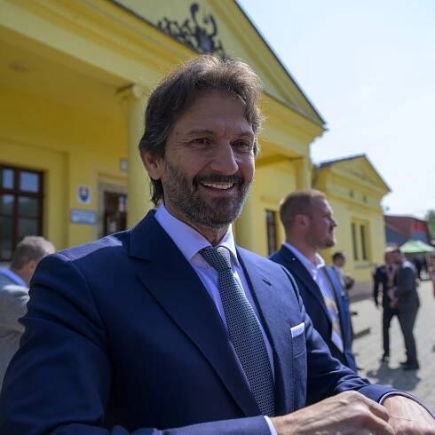 Na snímke minister obrany SR Robert Kaliňák (Smer-SD) pred výjazdovým rokovaním vlády v Pečovskej Novej Vsi.