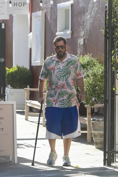 Herec Adam Sandler (56): Operace kyčle!