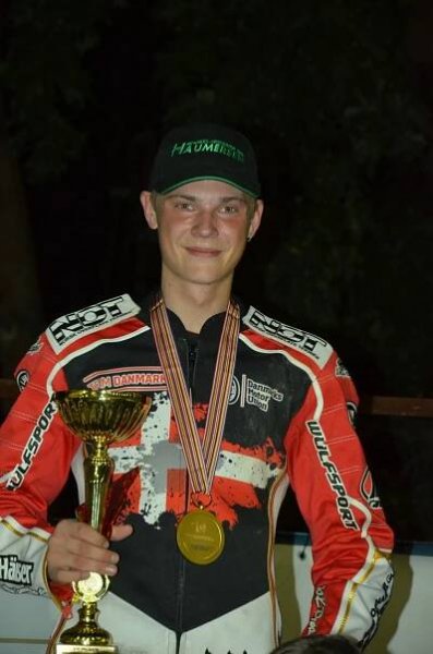 Mads Hansen se raduje z titulu