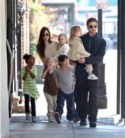 Angelina Jolie and Brad Pitt take all their children, Shiloh, Maddox, Pax, Vivienne, Knox and Zahara out for a walk to pick up candy in New Orleans, LA. Pictured: Brad Pitt, Angelina Jolie, Maddox Jolie-Pitt, Pax Thien Jolie-Pitt, Zahara Jolie-Pitt, Shiloh Jolie-Pitt, Knox Leon Jolie-Pitt, Vivienne Marcheline Jolie-Pitt Ref: SPL258866 200311 Picture by: StClair/Massie/Splash News Splash News and Pictures Los Angeles: 310-821-2666 New York: 212-619-2666 London: 870-934-2666 photodesk@splashnews.com