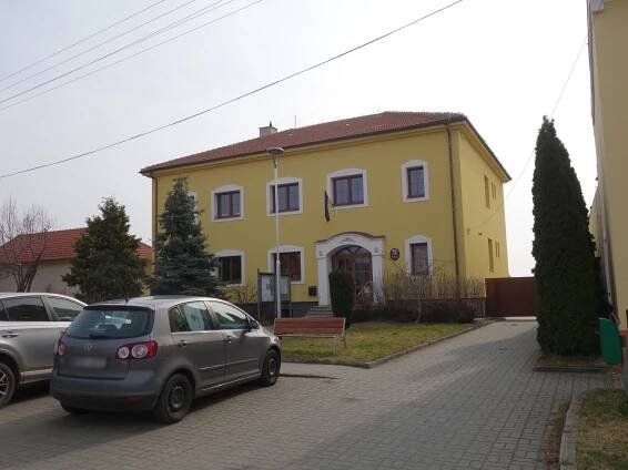 Mikulčice - obecní úřad foto 2
