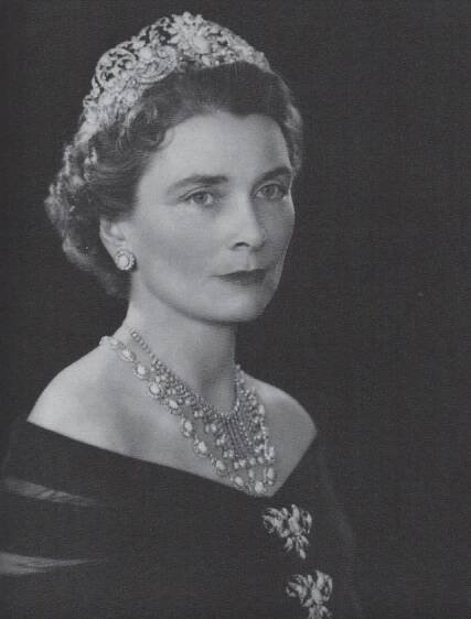 Queen Mary’s Turquoise Fringe Necklace | The Royal Watcher