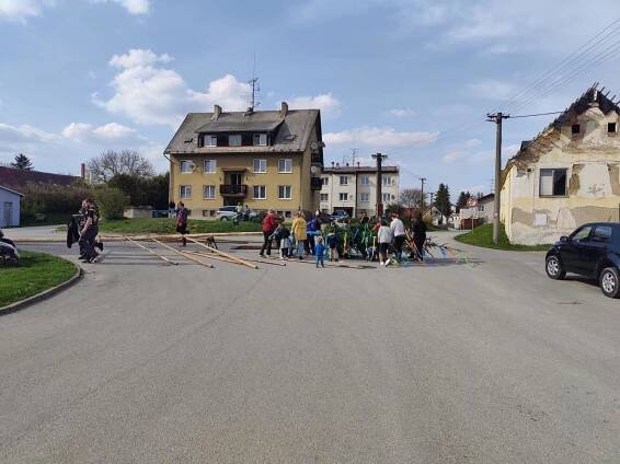 Stavění Máje a Pálení čarodějnic 2022 - Oficiální stránky obce Písečné