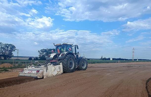 FOTO: Na D11 vznikne čtyřlístek. ŘSD pracuje na dostavbě křižovatky Kukleny