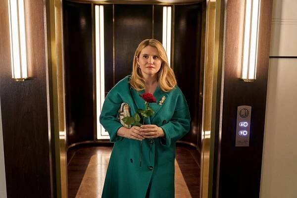 Vražda v Paříži - Z filmu - Jillian Bell