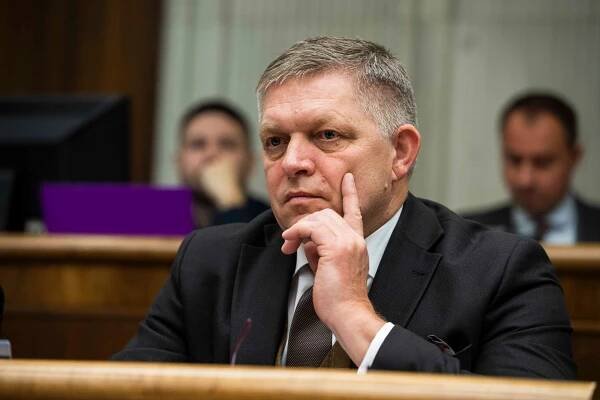 Slovenský expremiér Fico a exministr Kaliňák už nejsou stíháni kvůli zneužití policie a finanční správy
