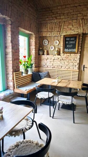 Vinařství Sluníčko - Na zahradě - kavárna a wine bar