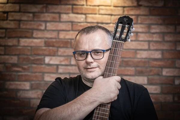 Honza Nedvěd ml. & Příbuzní opětovně navazují spolupráci s Universal Music. První singl Kapky deště je úvahou o smyslu života