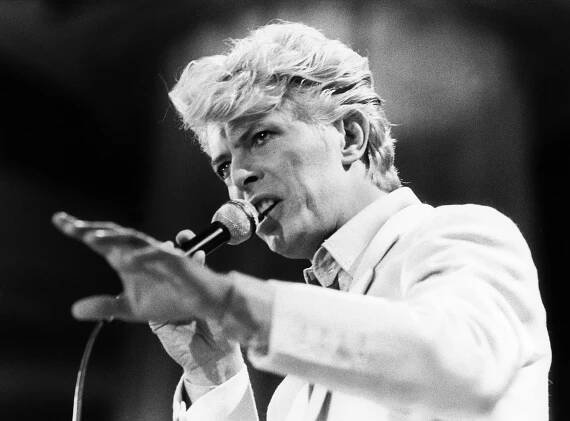 David Bowie: Straight Time