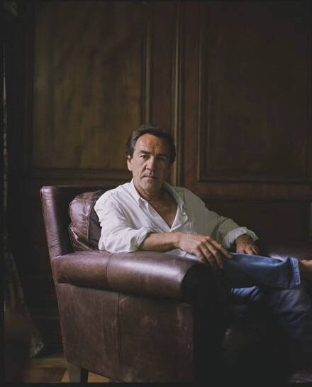 What happens in Robert Lindsay's episode of Who Do You Think You Are?