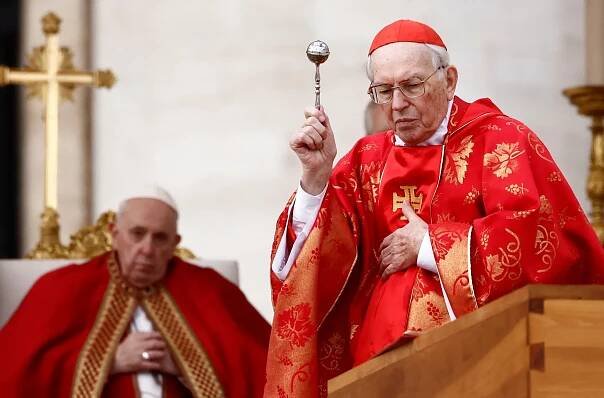 Vatikán se rozloučil s emeritním papežem Benediktem XVI.