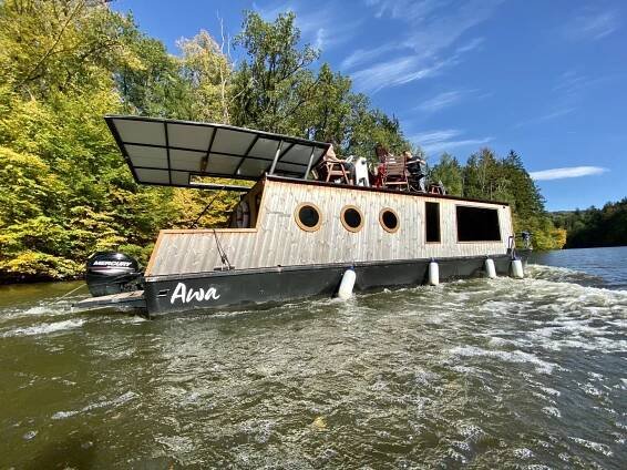 Pronájem moderních hausbótů na řece Vltavě a na Lipně FOR BOAT