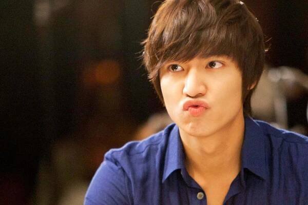 Captivating Portrait of Top Asian Actor Lee Min Ho Wallpaper