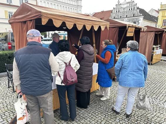 V Sušici v sobotu vrcholily farmářské trhy, k mání bylo ovoce, víno i džemy
