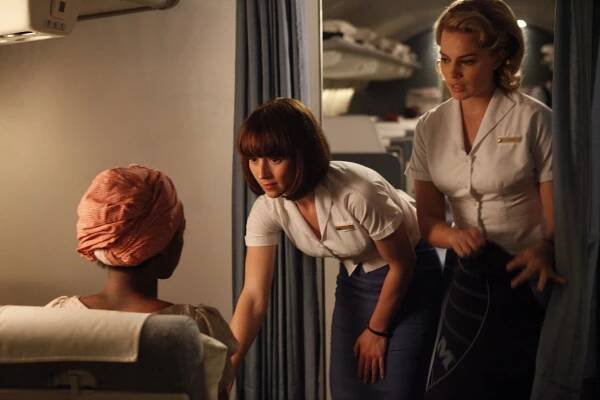 Pan Am - Neplánovaný odjezd - Z filmu - Karine Vanasse, Margot Robbie