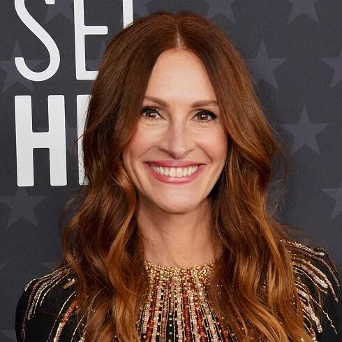 Julia Roberts shares rare photo with husband Danny Moder in anniversary post