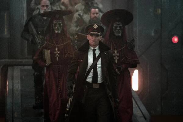 Justin M. Lubin and Ed Skrein in Rebel Moon: První část - Zrozená z ohně (2023)