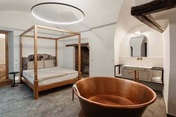 Královské apartmá Deluxe s vanou | Hotel Clemar