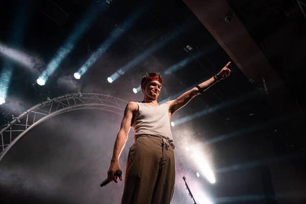 Mikolas Josef zahrál v pražské Roxy a fanoušci šíleli nadšením