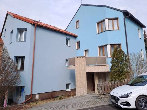 Objekt se čtyřmi malými byty projektu SOS Kormidlo.