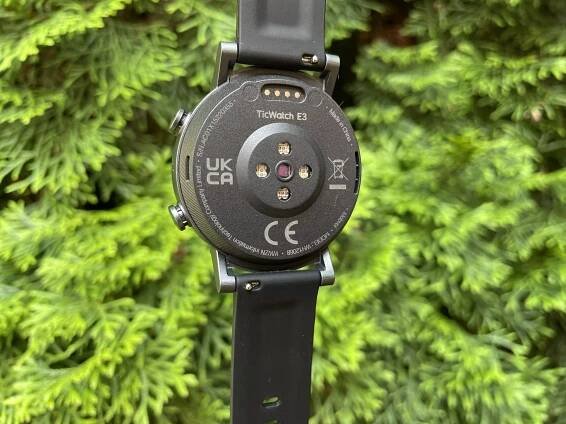 chytre hodinky s wear os
