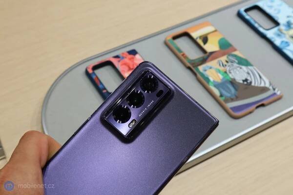 Honor Magic V2