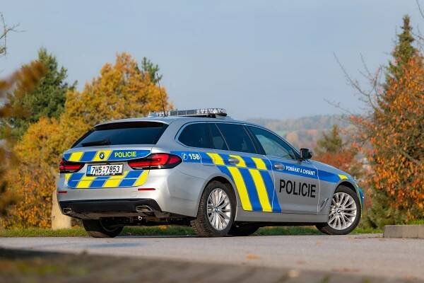 Policejní bavoráky: Prozkoumali jsme nové stíhačky! Žádný luxus, šikovná výbava a vytuněný radar