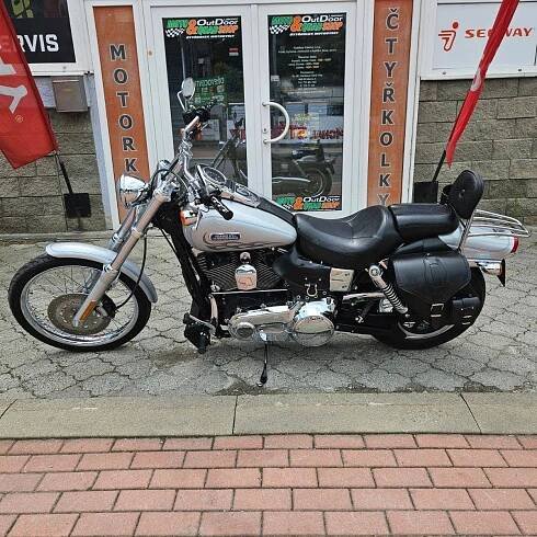 Harley-Davidson Dyna Wide Glide, ČR, kožené brašny, laděný výfuk (2006), 209.900 Kč