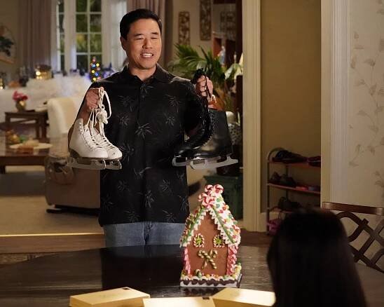 Huangovi v Americe - Jessica Town - Z filmu - Randall Park