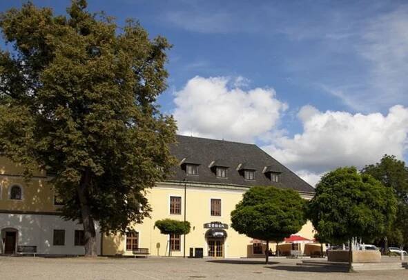Hotel a restaurace  Zámek