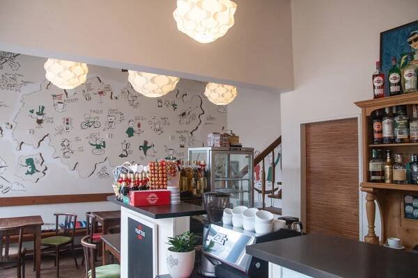 Náš bar - Malá útulná kavárna 10 min z centra Prahy